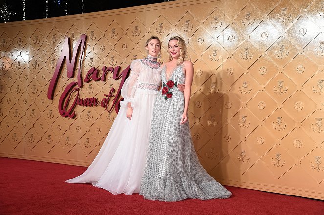 Mary Queen of Scots - Evenementen - European Premiere of Mary Queen of Scots at Cineworld Leicester Square on December 10, 2018 in London, England - Saoirse Ronan, Margot Robbie