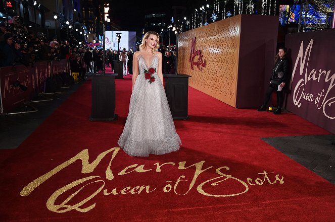 Marie Stuart, Reine d'Écosse - Événements - European Premiere of Mary Queen of Scots at Cineworld Leicester Square on December 10, 2018 in London, England - Margot Robbie