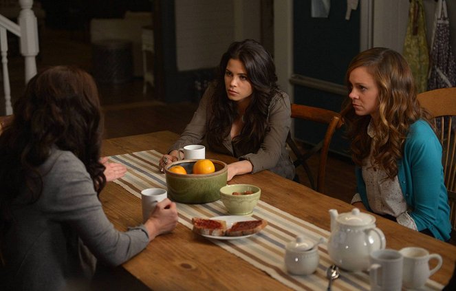 Witches of East End - Marilyn Fenwick, R.I.P. - Photos - Rachel Boston