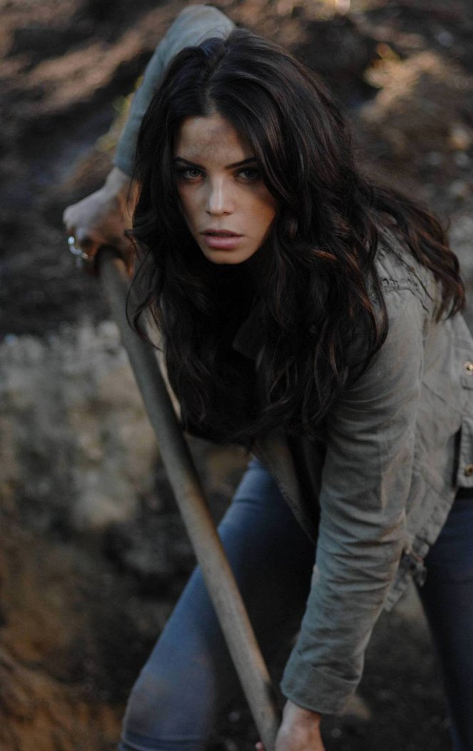 Witches of East End - Marilyn Fenwick, R.I.P. - Photos - Jenna Dewan