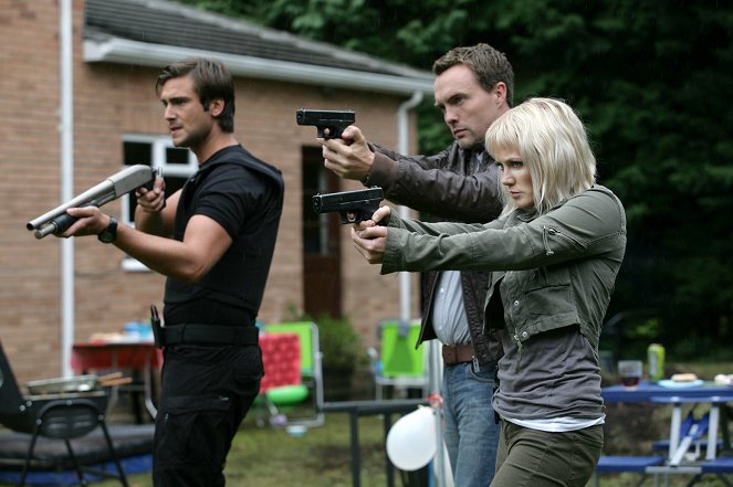 Primeval - Rückkehr der Urzeitmonster - Matts Geheimnis - Filmfotos - Ben Mansfield, Ciarán McMenamin, Hannah Spearritt