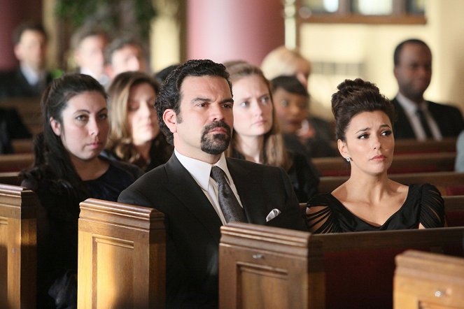 Desperate Housewives - Frauen und Tod - Filmfotos - Ricardo Chavira, Eva Longoria