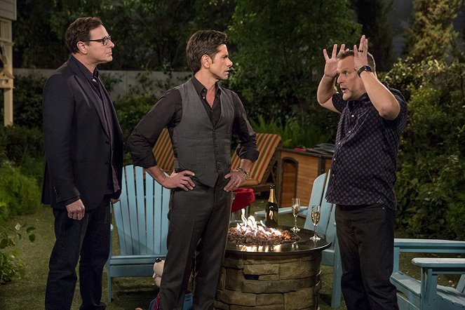 Fuller House - Happy New Year Baby - Photos - Bob Saget, John Stamos, Dave Coulier