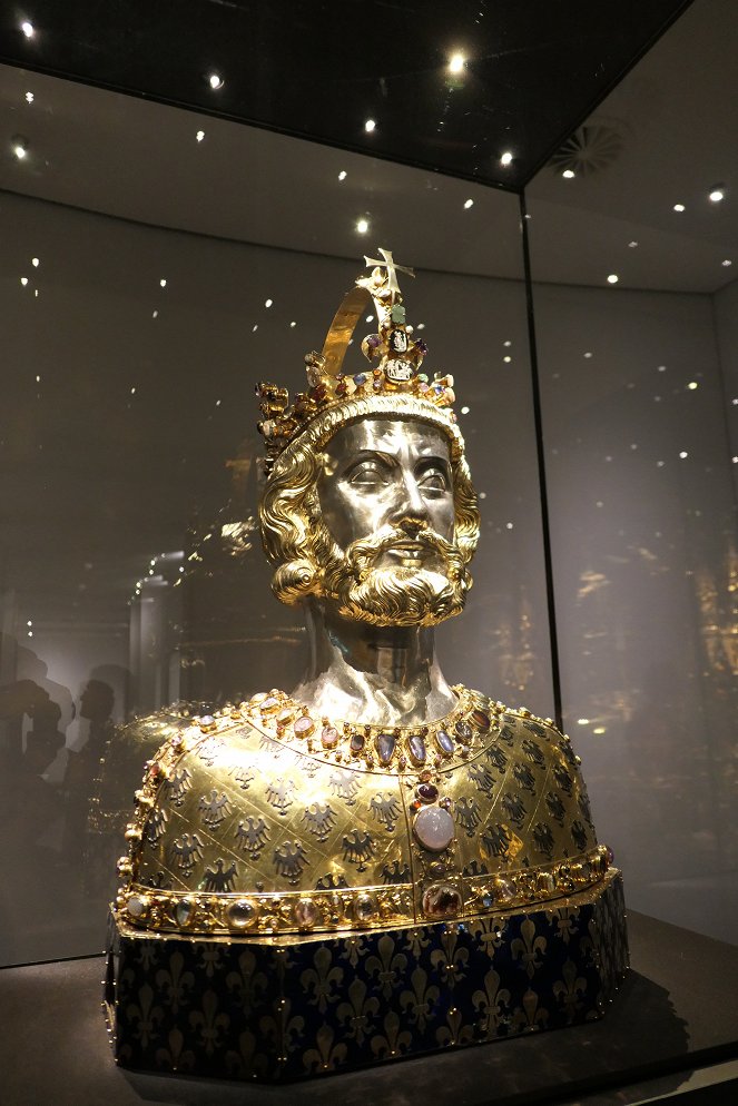 End of Empire - Charlemagne, the Father of Europe - Photos