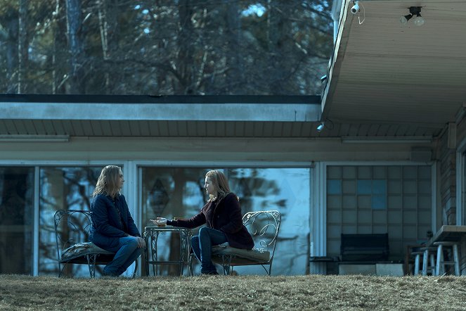 Ozark - Once a Langmore... - Photos - Lisa Emery, Laura Linney