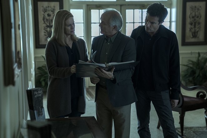 Ozark - Nas trevas exteriores - Do filme - Laura Linney, Jason Bateman