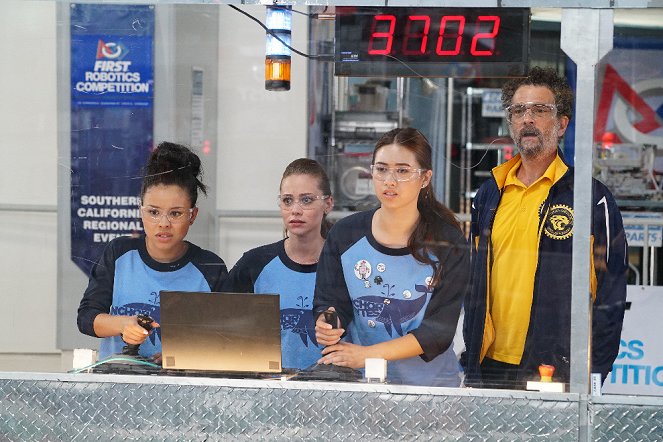 The Fosters - Season 4 - Girl Code - Photos - Cierra Ramirez, Amanda Leighton, Arden Belle, John Ales