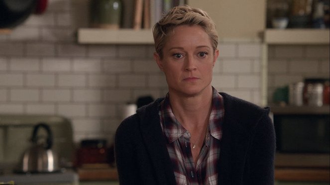 The Fosters - Cruel and Unusual - Photos - Teri Polo