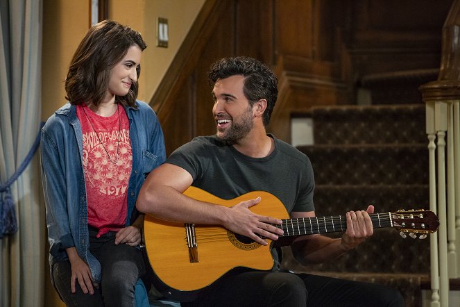 Fuller House - Angels' Night Out - Photos - Soni Bringas, Juan Pablo Di Pace