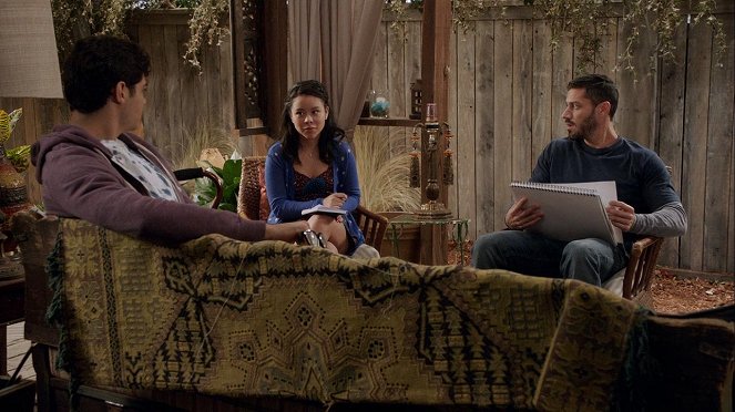 The Fosters - Season 4 - Who Knows - Photos - Cierra Ramirez, Brandon Quinn