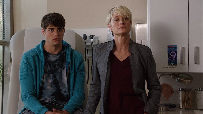 The Fosters - Too Fast, Too Furious - Filmfotók - Noah Centineo, Teri Polo