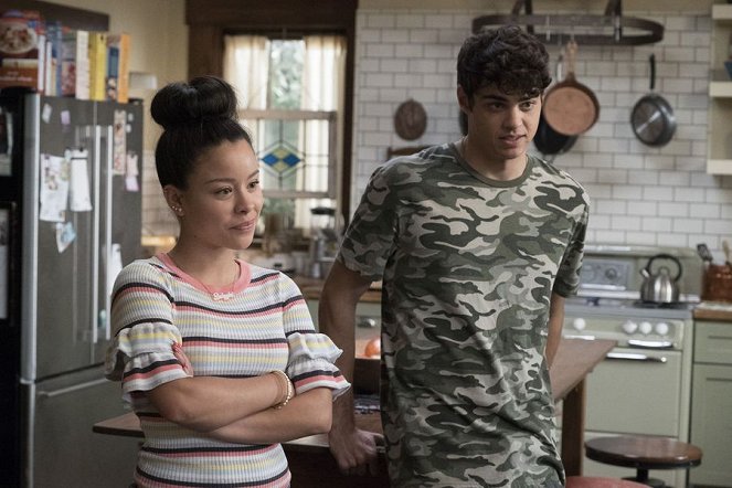 The Fosters - Welcome to the Jungler - Photos - Cierra Ramirez, Noah Centineo