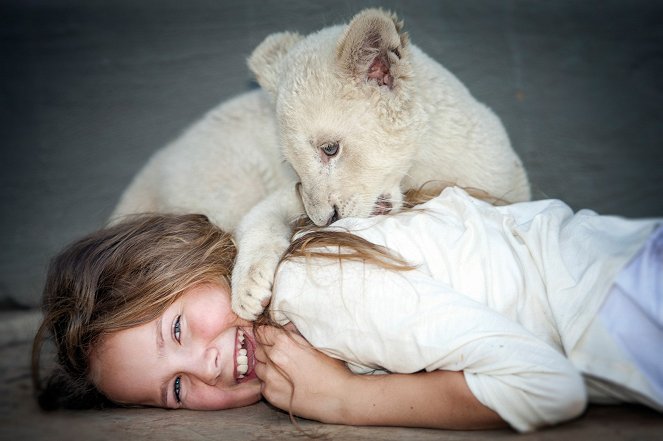 Mia és a fehér oroszlán - Promóció fotók - Daniah De Villiers