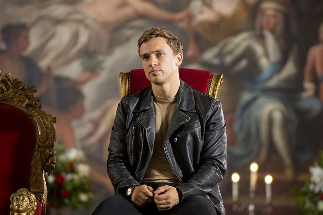 The Royals - Season 3 - Our (Late) Dear Brother's Death - Photos - William Moseley