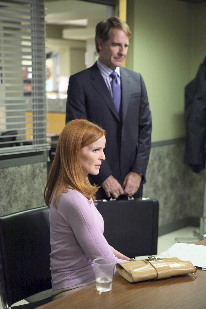 Desperate Housewives - With So Little to Be Sure Of - Photos - Marcia Cross