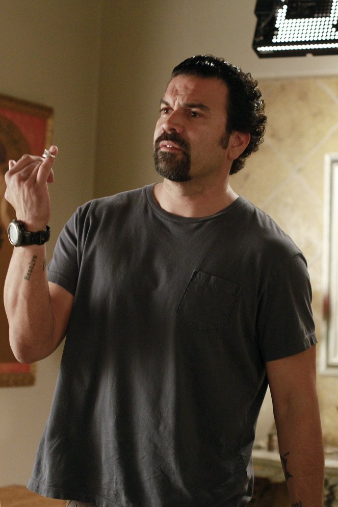 Desperate Housewives - Season 8 - With So Little to Be Sure Of - Photos - Ricardo Chavira