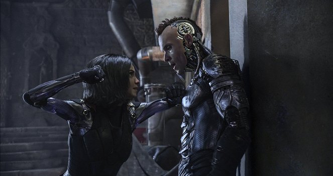 Alita: Bojový Anděl - Z filmu - Rosa Salazar, Ed Skrein