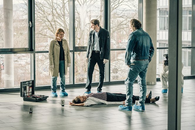 Tatort - Season 50 - Ein Tag wie jeder andere - Photos - Dagmar Manzel, Fabian Hinrichs