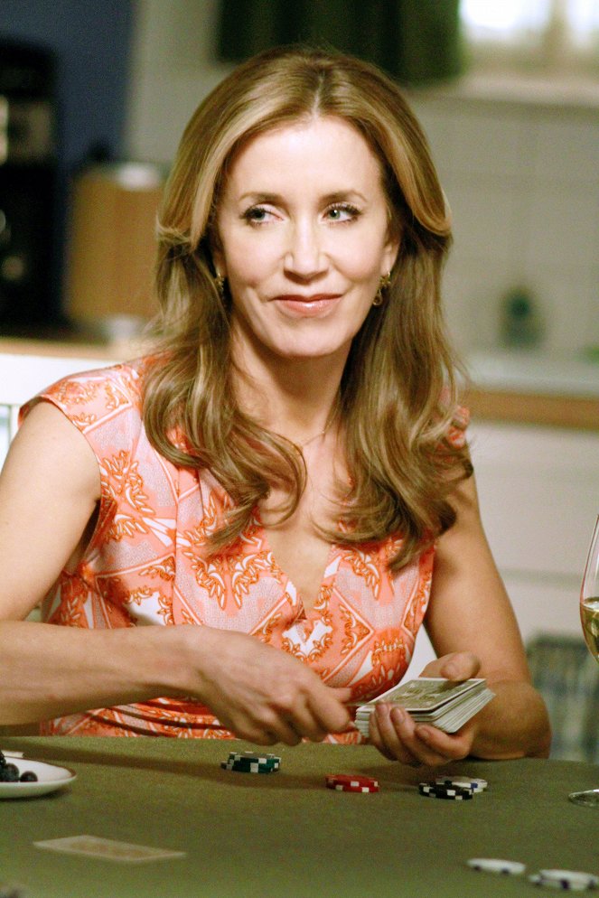 Desperate Housewives - Season 8 - Finishing the Hat - Photos - Felicity Huffman