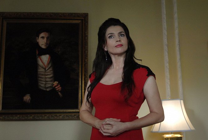 Witches of East End - Oh, What a World! - Photos - Julia Ormond