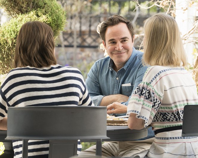 Good Trouble - Season 1 - Playing the Game - Photos - Roger Bart