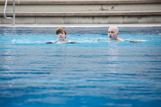 Club der roten Bänder - Das Schwimmbad - Filmfotos - Nick Julius Schuck, Damian Hardung