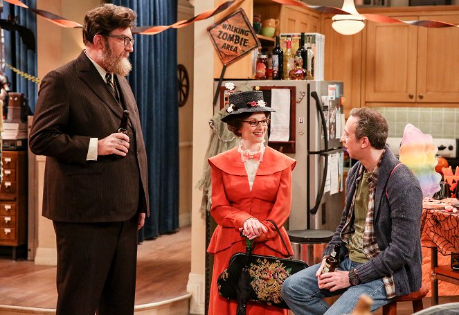The Big Bang Theory - Season 12 - The Imitation Perturbation - Photos - Brian Posehn, Melissa Rauch, Kevin Sussman