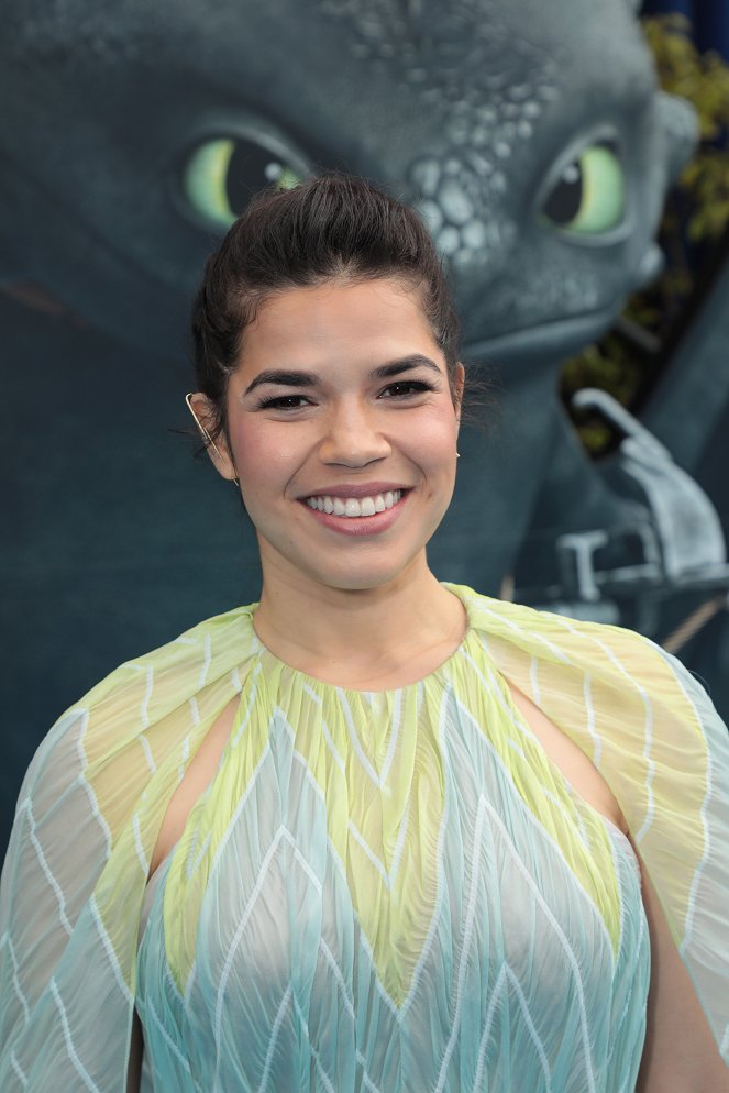 Jak vycvičit draka 3 - Z akcí - World premiere of "How to Train Your Dragon: The Hidden World" at the Regency Village Theatre on Saturday, Feb. 9, 2019, in Los Angeles - America Ferrera