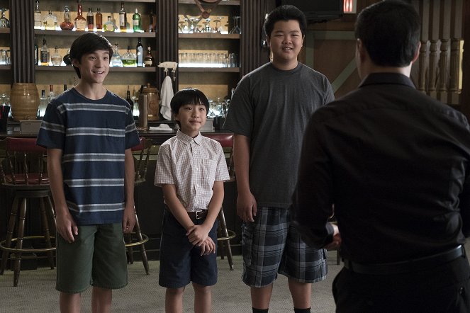 Fresh Off the Boat - Season 5 - Legends of the Fortieth - Photos - Forrest Wheeler, Ian Chen, Hudson Yang