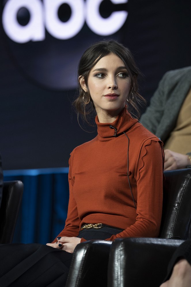 Grand Hotel - Z akcí - The cast and executive producers of ABC’s “Grand Hotel” addressed the press at the 2019 TCA Winter Press Tour, at The Langham Huntington, in Pasadena, California - Denyse Tontz
