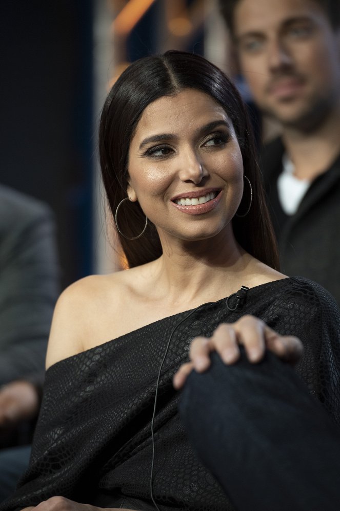 Grand Hotel - Z akcí - The cast and executive producers of ABC’s “Grand Hotel” addressed the press at the 2019 TCA Winter Press Tour, at The Langham Huntington, in Pasadena, California - Roselyn Sanchez