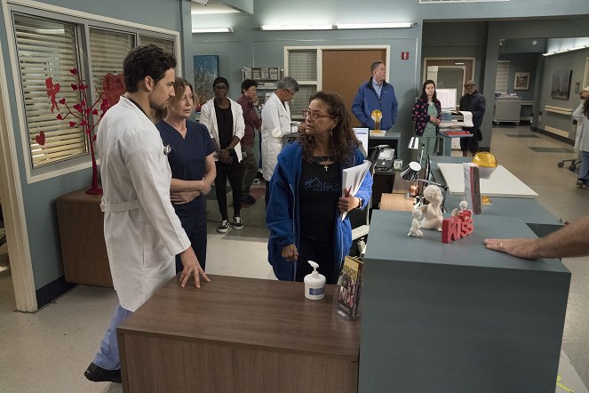 Grey's Anatomy - Season 15 - Girlfriend in a Coma - Tournage - Giacomo Gianniotti, Ellen Pompeo, Debbie Allen