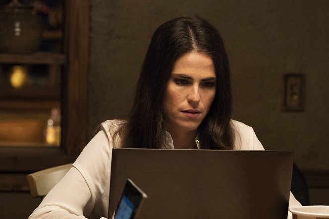 How to Get Away with Murder - Season 5 - We Know Everything - Photos - Karla Souza