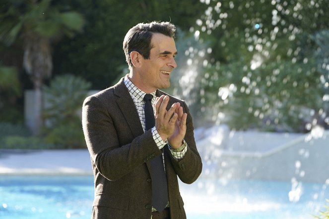 Modern Family - We Need to Talk About Lily - Photos - Ty Burrell
