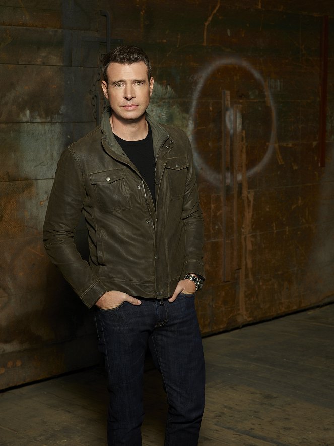 Whiskey Cavalier - Promoción - Scott Foley