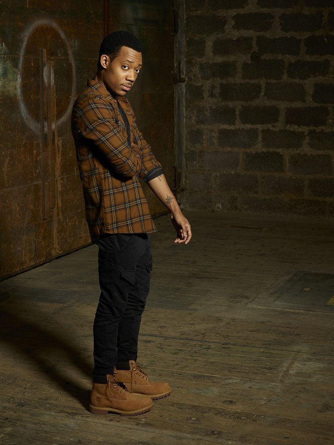 Whiskey Cavalier - Promoción - Tyler James Williams