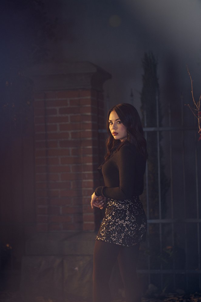 Pretty Little Liars: The Perfectionists - Promo - Janel Parrish