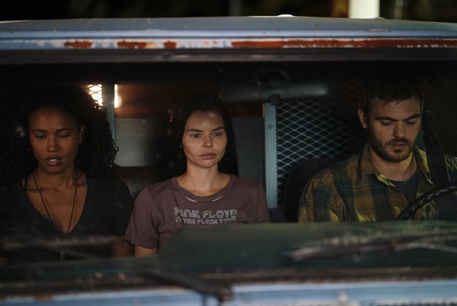 Siren - The Wolf at the Door - Film - Fola Evans-Akingbola, Eline Powell, Alex Roe