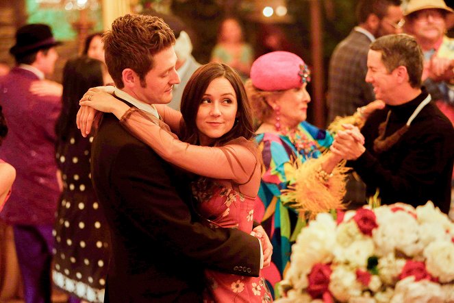 Raising Hope - The Father Daughter Dance - Photos - Lucas Neff, Shannon Woodward