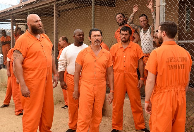 Brooklyn Nine-Nine - Season 5 - The Big House Pt.2 - Photos - Winston James Francis, Lou Diamond Phillips