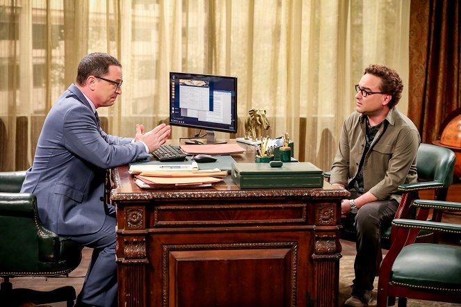 The Big Bang Theory - Season 12 - Die Ablehnungs-Attraktion - Filmfotos - Joshua Malina, Johnny Galecki