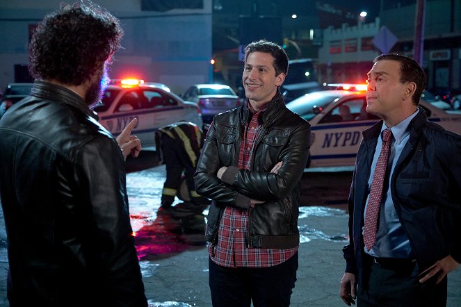 Brooklyn Nine-Nine - Season 5 - Gray Star Mutual - Photos - Andy Samberg, Joe Lo Truglio