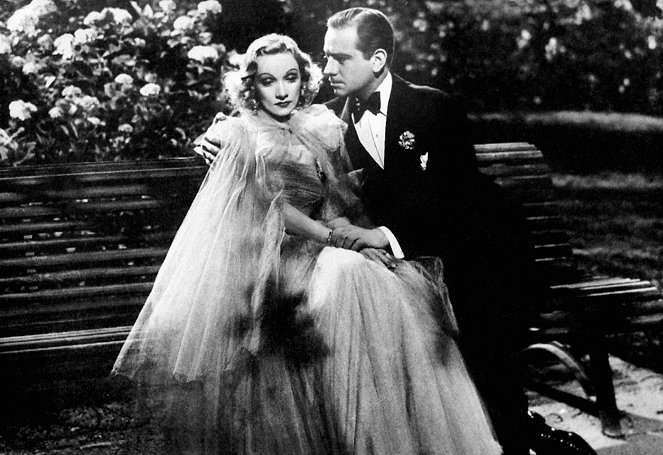 Angyal - Filmfotók - Marlene Dietrich, Melvyn Douglas
