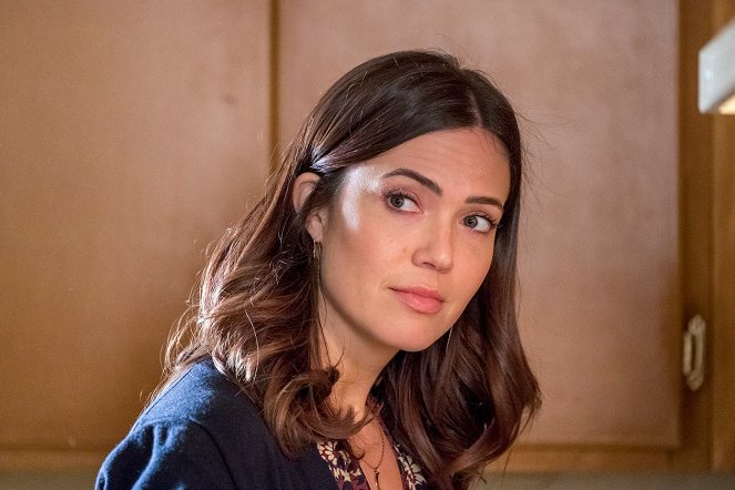 This Is Us - Season 3 - Songbird Road: Part One - Photos - Mandy Moore