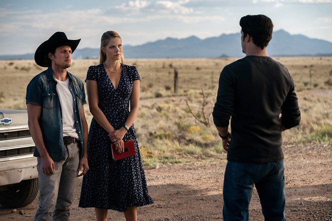 Roswell: Nové Mexiko - Where Have All the Cowboys Gone - Z filmu - Michael Vlamis, Lily Cowles