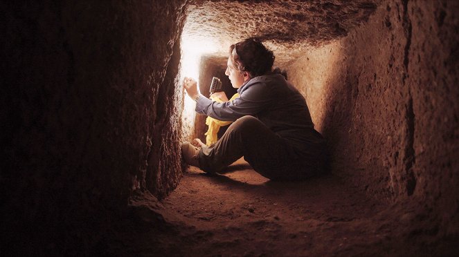 Mysterious Discoveries In The Great Pyramid - Photos