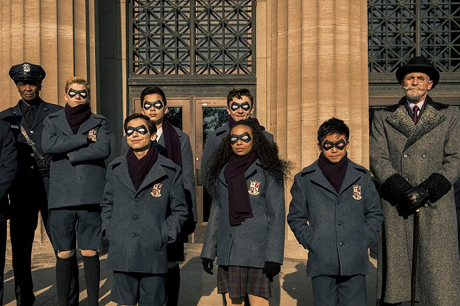 The Umbrella Academy - Season 1 - We Only See Each Other at Weddings and Funerals - Photos - Cameron Brodeur, Aidan Gallagher, Blake Talabis, Dante Albidone, Eden Cupid, Ethan Hwang, Colm Feore