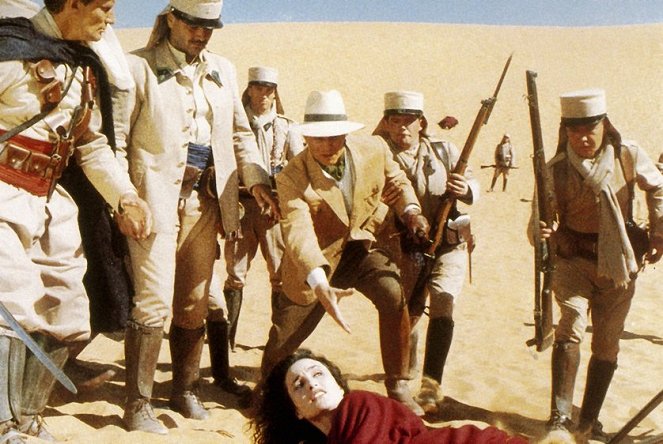El secreto del Sáhara - De la película - Andie MacDowell