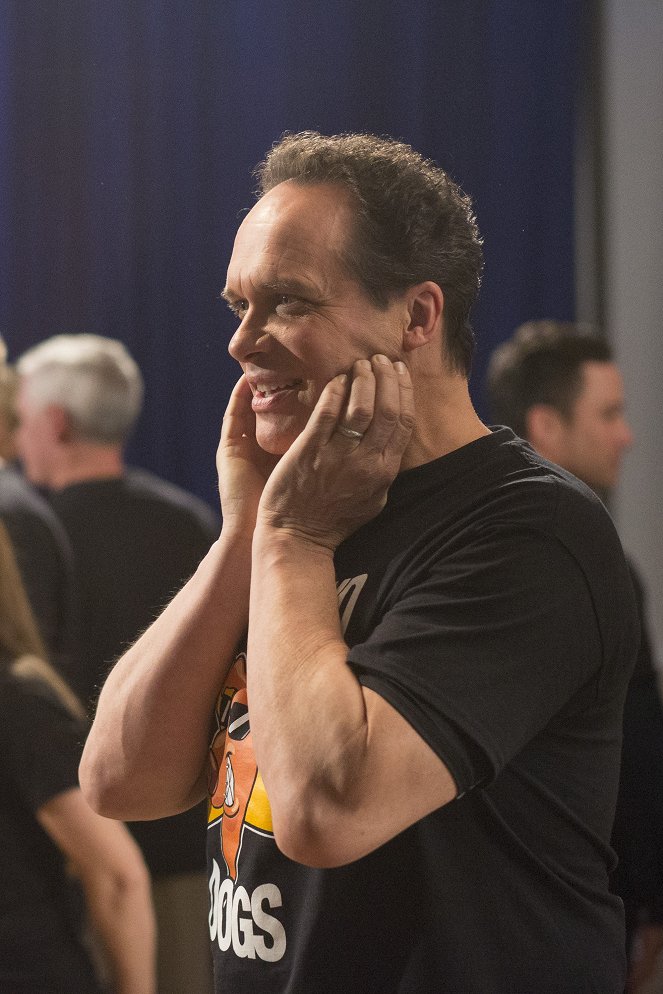 American Housewife - Disconnected - Photos - Diedrich Bader
