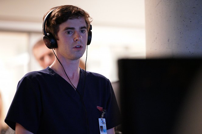 The Good Doctor - Risco e recompensa - De filmagens - Freddie Highmore